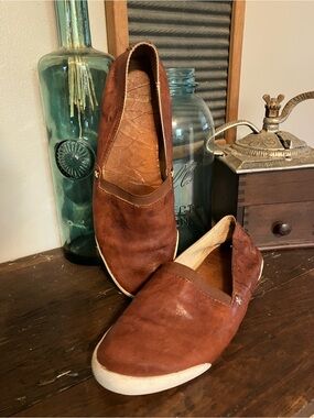 FRYE Melanie LeatherBrown Slip-On Loafers Size 7